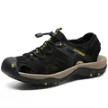 Ademende heren outdoor sportsandalen met gesloten neus in zwart en kaki ontwerp - 38 / Zwart