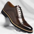 Elegant men's brown business leather Oxford shoes with brogue detailing and black lug sole - 38 / Brown