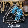 Ciondolo scudo vintage fatto a mano in bronzo con albero della vita in pietre di apatite blu - Apatite