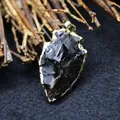 Colgante de piedra bruta de cuarzo ahumado en forma de escudo con borde dorado - Colgante Suelto (Sin Cadena) / Dorado