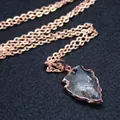 Elegante collar de oro rosa con colgante de piedra de cuarzo ahumado en forma de escudo - Set de collares / Rosa oro