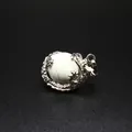 Vintage Chinese stijl zilveren draak hanger met witte marmeren stenen bol orb - Drakenbal Stijl / Howliet Hanger