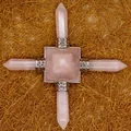 Ornamento de cruz piramidal de cuarzo rosa hecho de piedra de cristal rosa natural - Cuarzo rosa