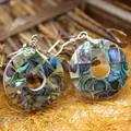 Boucles d'oreilles mosaïque en nacre d'abalone avec des reflets irisés colorés - Mosaïque Ronde Creuse (Style 10)