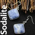 Boucles d'oreilles pendantes élégantes en sodalite bleue carrée avec cadre argenté - Sodalite bleue