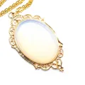 Collar vintage bañado en oro con un gran colgante ovalado de ópalo blanco estilo bohemio - Juego de Collar con Colgante / Ópalo