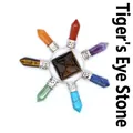 Zeven chakra helende kristallen piramide ornament met centrale tijgeroog edelsteen - Tijgeroog