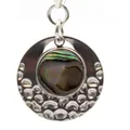 Halskette aus Edelstahl mit rundem Anhänger aus Abalone-Muschel und Hammerschlag-Optik. - Scheiben Gehämmerter Stil (Stil 7)