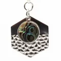 Sechskant-Edelstahlanhänger mit bunter Abalone-Muschel-Inlay und Hammerschlag-Struktur - Sechseckiger Waben-Gehämmerter Stil (Stil 12)