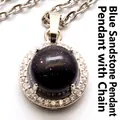Élégant collier avec pendentif en grès bleu et halo de cristaux étincelants pour femme - Collier avec Pendentif (Avec Chaîne) / Pierre de Sable Bleue
