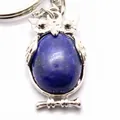 Uil sleutelhanger met ovale lapis lazuli steen in zilverkleurige afwerking - Lapis lazuli