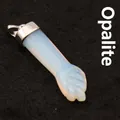 Handvormige opaliet hanger met zilverkleurige metalen sluiting, symbolisch sieraad - Opaal