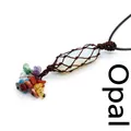 Collier pendentif en opale tissé à la main avec pierres concassées et cordon brun - Opale