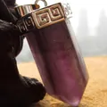 Großer Amethyst Kristall Anhänger in Sechseckform mit silberner Kappe im Vintage-Muster Design - Amethyst