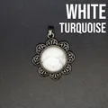 Collar con colgante de flor en plata antigua con piedra de turquesa blanca natural - Estilo Turquesa Blanca Floral Calado / Howlita