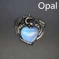 Antik versilberter Drachenanhänger mit einem leuchtenden, herzförmigen Opalstein - Opal