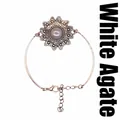 Pulsera floral de estilo vintage con piedra de ágata blanca natural en tono bronce - Ágata