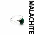 Anello regolabile minimalista color argento con pietra di malachite verde tonda - Malachite