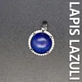 Eleganter runder Anhänger aus Lapislazuli mit funkelndem Kristallrand in Silberoptik - Lapislazuli