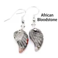 Pendientes colgantes en forma de ala de piedra de sangre africana natural con ganchos - Piedra de Sangre Africana