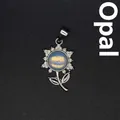 Eleganter Sonnenblumen-Anhänger mit leuchtendem Opalstein und silberfarbenem Stiel - Opal