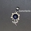 Eleganter silberner Blumenanhänger mit natürlichem blauem Sodalith und glitzernden Kristallen - Blauer Sodalith