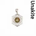 Élégant pendentif en dentelle argentée avec pierre unakite ronde dans un cadre fleuri - Unakite (aljylp1545)