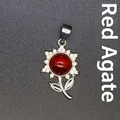 Eleganter Blumenanhänger mit natürlichem rotem Achatstein und funkelnden Kristallen - Roter Achat