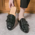 Mules pour hommes en cuir verni à motif crocodile avec double boucles - 38 / Noir