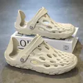 Zuecos de viaje al aire libre beige con diseño hueco y malla transpirable para hombre - 2505 Caqui