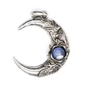 Detalle de colgante de luna plateada retro con incrustación de piedra azul - Sodalita