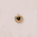 Primo piano di un ciondolo a cuore nero con raggi dorati per la creazione di gioielli - Cuore Raggi Nero Oro (款式27)