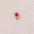 Primo piano di un ciondolo a cuore in smalto rosso con dettagli in oro fuso per fai da te - Cuore Fondente Strass Rosso (款式32)