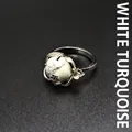 Bague réglable argentée avec pierre turquoise blanche et micro-fleur en cristal - Howlite