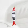 Handgefertigter rot-weiß gestreifter Fisch-Anhänger aus Emaille für DIY-Halsketten - Gestreifter Fisch / Rot Schwarz Weiß Gestreift