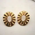 Detail view of gold-plated stainless steel floral pleated earring components with holes - 21*18*1mm / Gold
