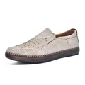 Vue détaillée de profil de mocassins en cuir gris cousus main et respirants pour homme - 38 / Beige