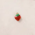 Mini roter Erdbeer-Emaille-Anhänger mit goldener Schlaufe für DIY-Schmuck - Erdbeere