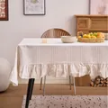 Nappe rayée beige avec des bords à volants élégants pour une décoration de salle à manger - Rond 150cm / Fines Rayures Beige à Volants