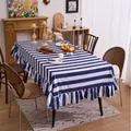 Rechthoekig blauw en wit gestreept fluwelen tafelkleed met ruches voor een elegante decoratie - 152-152cm / Marineblauw en Wit Gestreepte Rüsche