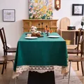 Luxe smaragdgroen fluwelen tafelkleed met elegant bloemenkant borduurwerk voor eettafels. - Aangepast formaat / Donkergroen Fluwelen Met Goud Bloemen