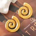 Boucles d'oreilles spirales minimalistes plaquées or en acier au titane durable bijoux - Style Géométrique en Spirale (UB624) / Une Paire / Or