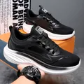Sneaker sportive da uomo in mesh nero con suole bianche leggere per i viaggi estivi - 38 / Rete Nera