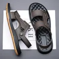 Braune Herren-Strandsandalen aus Leder mit verstellbarem Riemen und Massagesohle - 38 / Grau