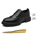 Scarpe stringate Brogue nere da uomo con rialzo totale di 7 cm tra suola e soletta - 38 / Altezza Tacco 7cm / Nero