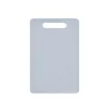 Light grey speckled plastic PP cutting board with handle for kitchen vegetables - S / White