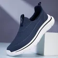 Scarpe da camminata in maglia blu navy da donna con suola bianca ammortizzata e comoda - Blu