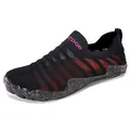 Atmungsaktive Mesh-Wasserschuhe für Strand und Yoga mit einer bunten gesprenkelten Sohle - 35 / Schwarz