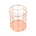 Eleganter roségoldener Schreibtisch-Organizer aus Metalldraht für Stifte und Kosmetik - Schräges Gitter / Roségold