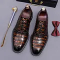 Scarpe Oxford da uomo in pelle marrone con motivo a coccodrillo e punta sfumata - 37 / Colore caramello
